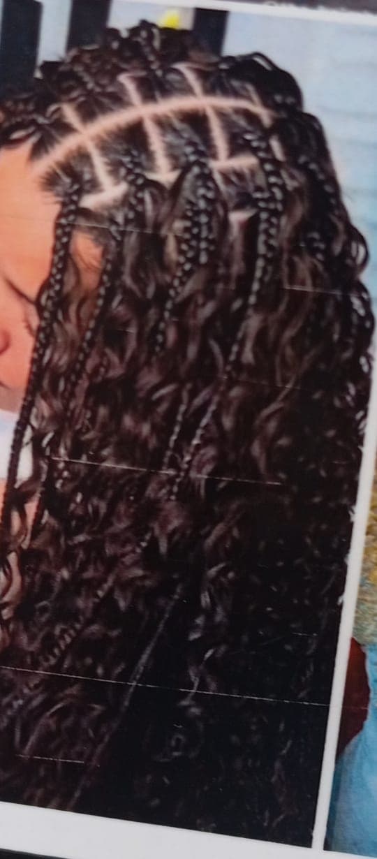 Tresses africaines Salon Mimi Marrakech — réalisation knotless